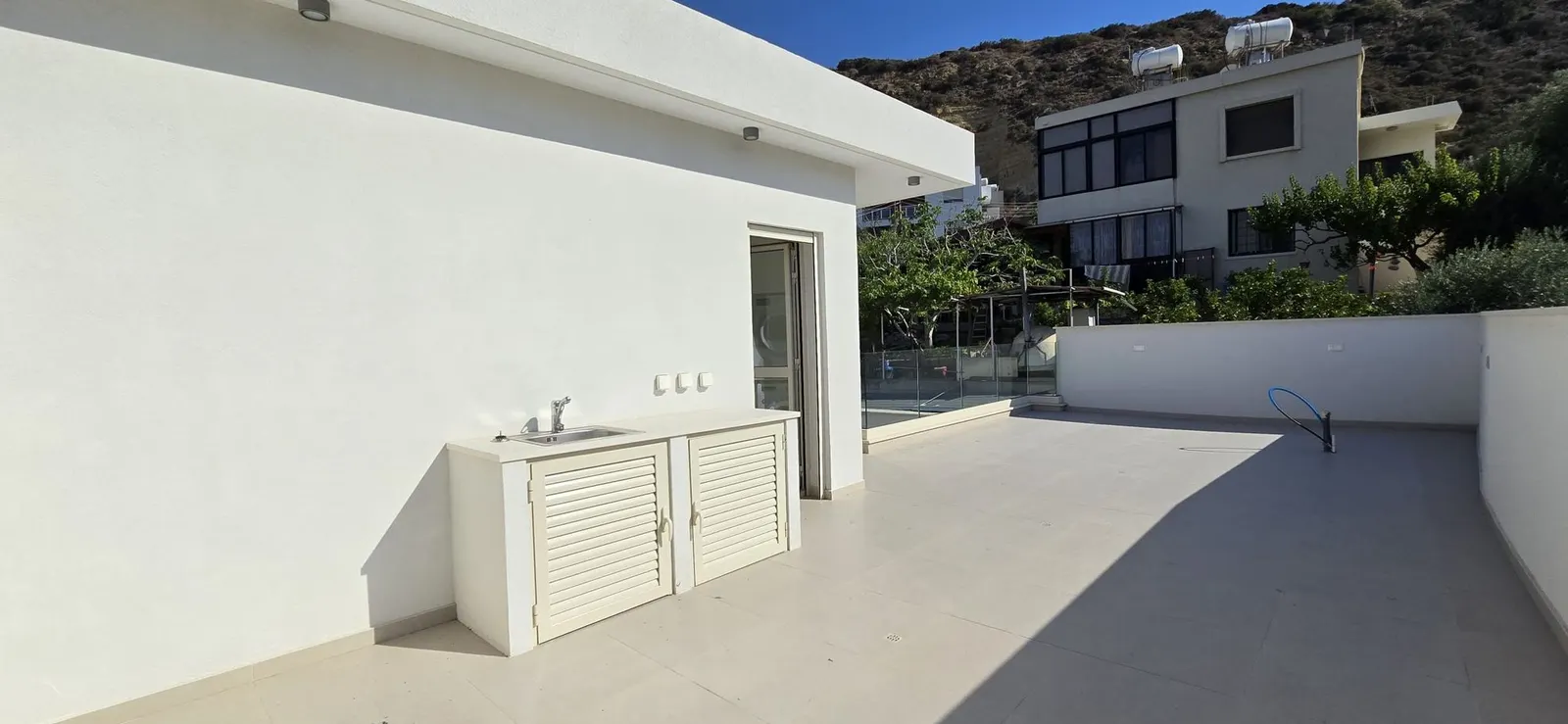 Beautiful 3-Bedroom House in Germasogeia – Exterior