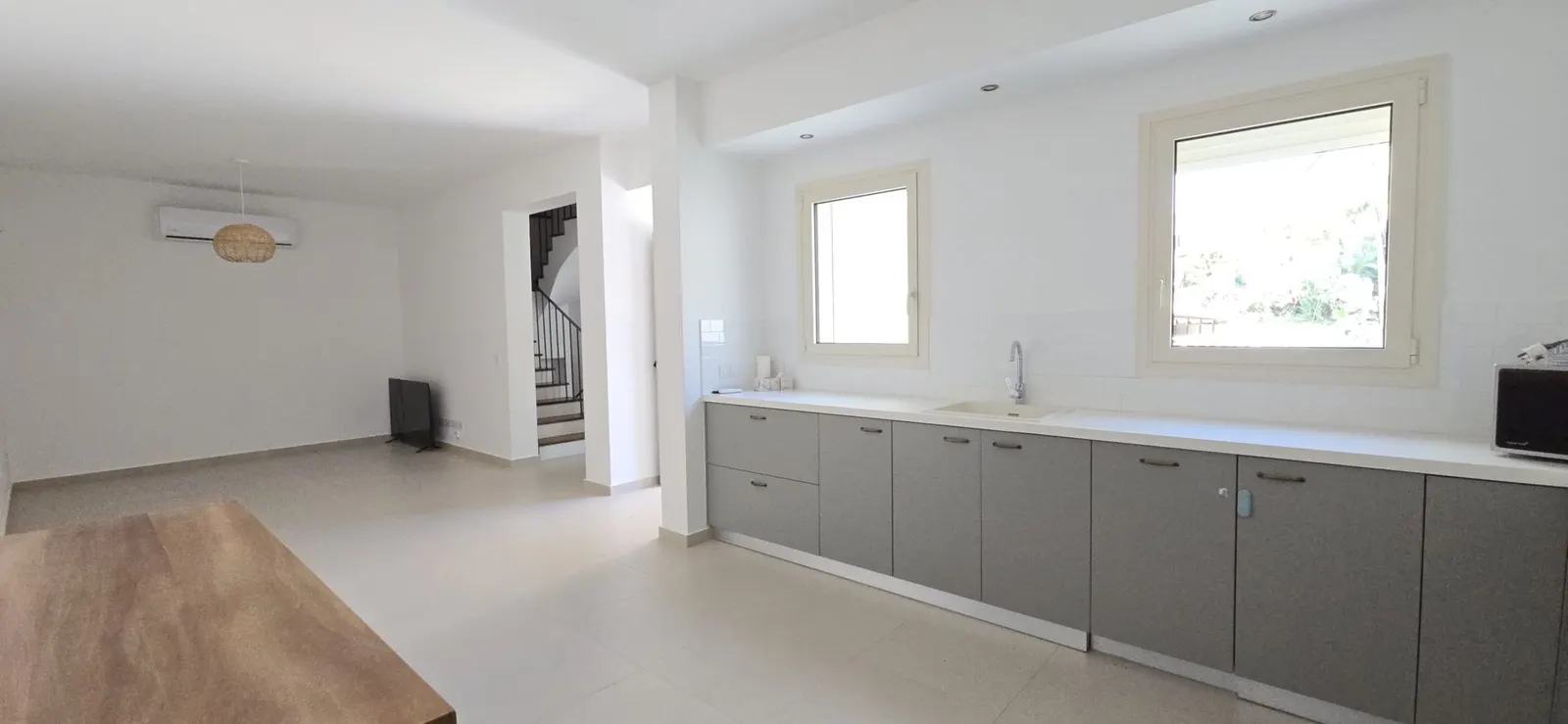 Beautiful 3-Bedroom House in Germasogeia – Interior